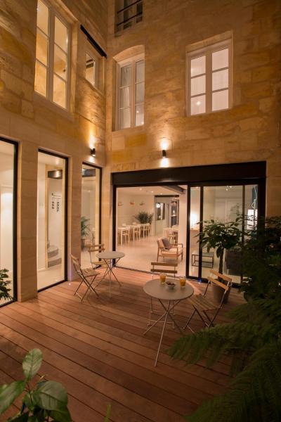 A la foto es mostra l'objecte Hôtel La Cour Carrée Bordeaux Centre situat a la ciutat de Bordeus.