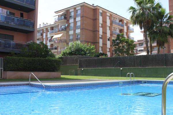 Fantastic 3 Bedroom Apartment, 300m To The Sea - Lloret de Mar