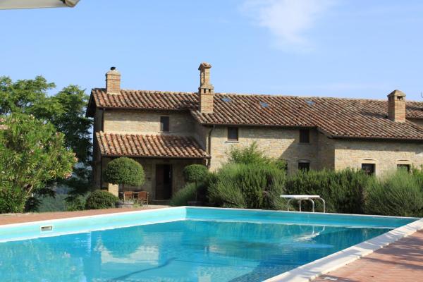 Στη φωτογραφία φαίνεται το αντικείμενο Villa Cavagnetti που βρίσκεται στην πόλη Pietralunga.