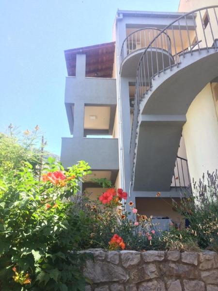 Nella foto è visibile l'oggetto Apartments Djulija situato nella città di Sutomore.