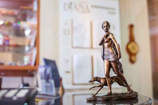 A la foto es mostra l'objecte Diana Palace situat a la ciutat de Yambol.