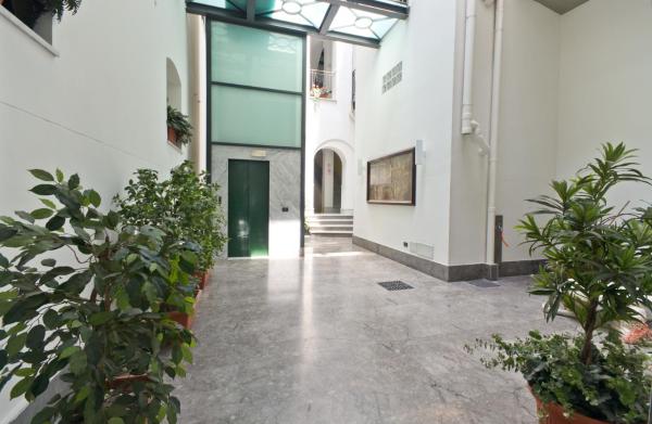 Nella foto è visibile l'oggetto Palazzo Gallo situato nella città di Palermo.