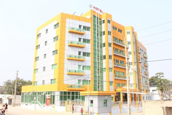 Na zdjęciu widoczny jest obiekt Paradisia Hotel położony w mieście Agonkamè.