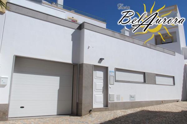 A la foto es mostra l'objecte Casa Belaurora situat a la ciutat de Lagoa.