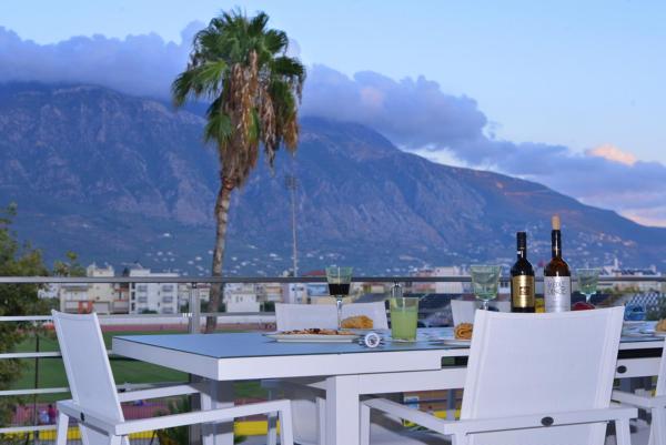 A la foto es mostra l'objecte Elion Luxury Apartments situat a la ciutat de Kalamata.