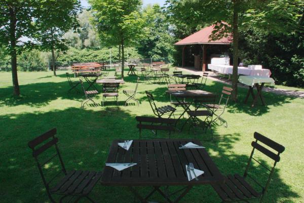写真にはPodgrad市にあるB&B Pri Pecljuが写っています。