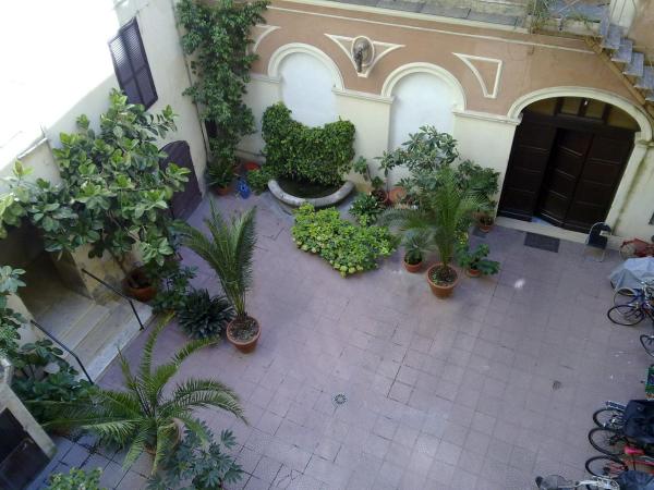 Na fotografii je vidět objekt San Daniele Bundi House nacházející se ve městě Řím.