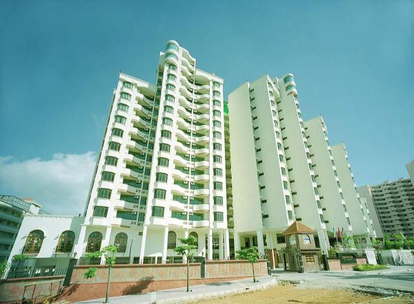 A la foto es mostra l'objecte Century Bay Private Residences situat a la ciutat de Bayan Lepas.
