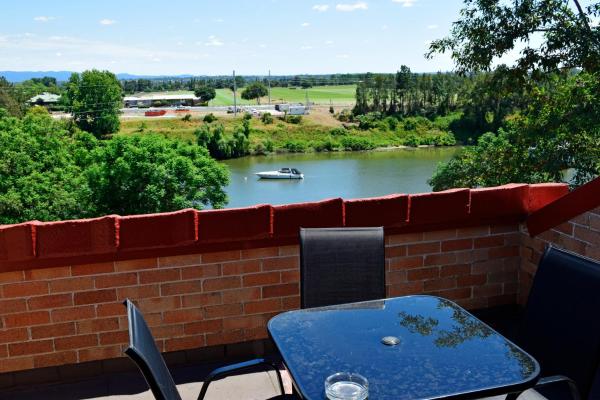 På billedet ses objektet Windsor River View Inn beliggende i byen Cattai.