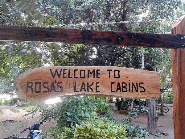 写真にはEl Perú市にあるRosa's Lake Cabinsが写っています。