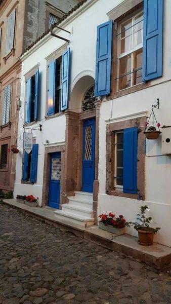 Op de foto is het object Cunda Adali Pansiyon te zien, gelegen in de stad Ayvalık.