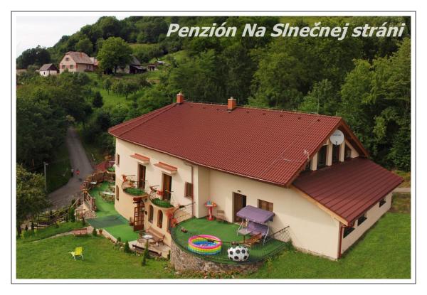 Nella foto è visibile l'oggetto Penzión na Slnečnej stráni situato nella città di Sklené Teplice.