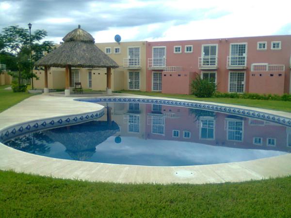 Na fotografii je vidět objekt Casa Flores nacházející se ve městě Acapulco.