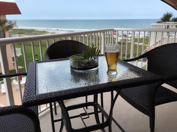 Na zdjęciu widoczny jest obiekt Spanish Main położony w mieście Cocoa Beach.