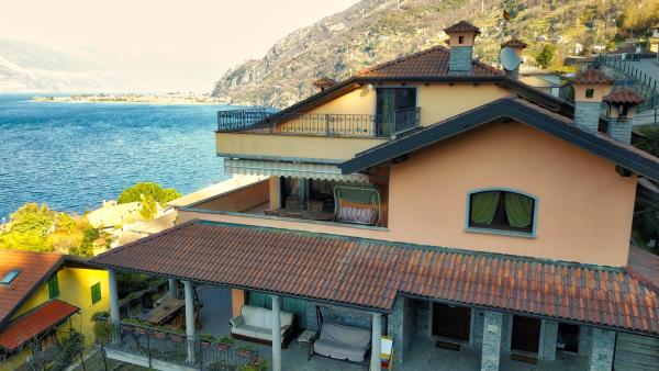 På billedet ses objektet B&B Villa Anita beliggende i byen Bellano.