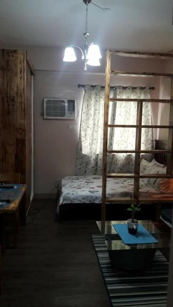 The Treehouse A @ Trees Residences, Manille