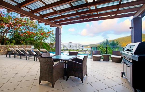 At Waterfront Whitsunday Retreat - Adults Only - Airlie Beach