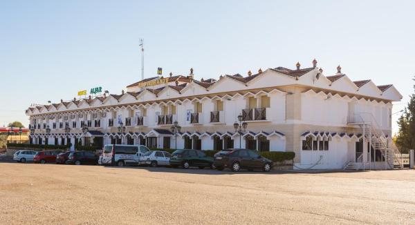 A la foto es mostra l'objecte Hotel Alfar situat a la ciutat de Jarata.