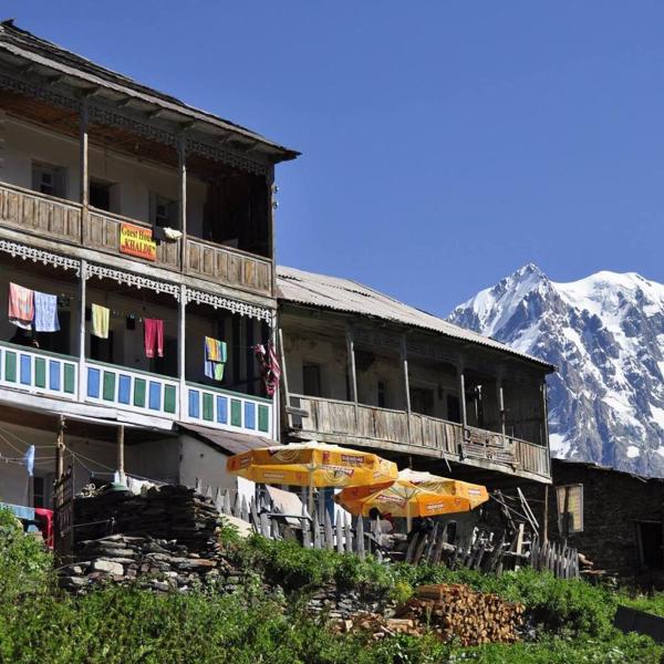 A la foto es mostra l'objecte Century House of Larisa situat a la ciutat de Iprari.