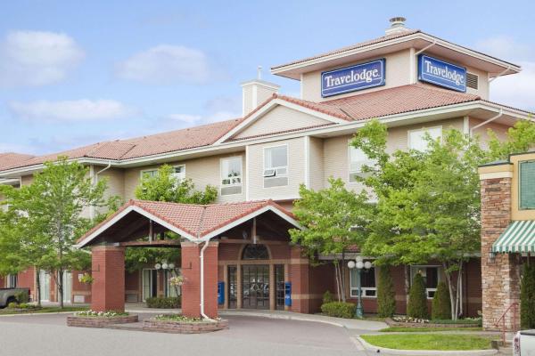 Na zdjęciu widoczny jest obiekt Travelodge Hotel by Wyndham Sudbury położony w mieście Copper Cliff.