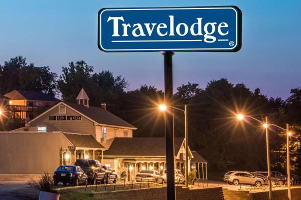 A la foto es mostra l'objecte Travelodge by Wyndham Airport Platte City situat a la ciutat de Platte City.