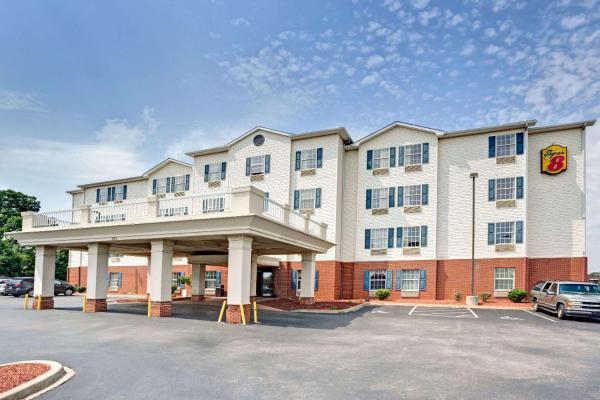 Φωτογραφία 1: Super 8 by Wyndham Louisville/Expo Center