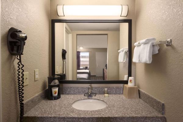 Foto 3: Super 8 by Wyndham Chattanooga/East Ridge