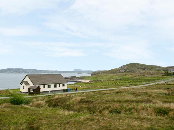 A la foto es mostra l'objecte 1 Bayview Bungalow situat a la ciutat de Poolewe.