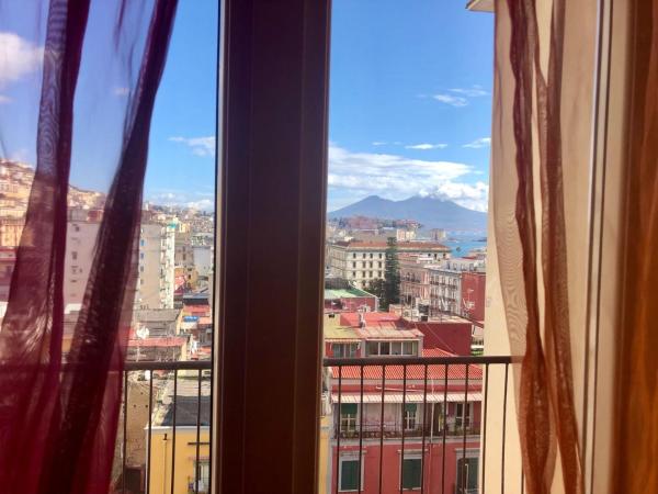Na foto é possível ver o objeto Casa Olga localizado na cidade de Naples.