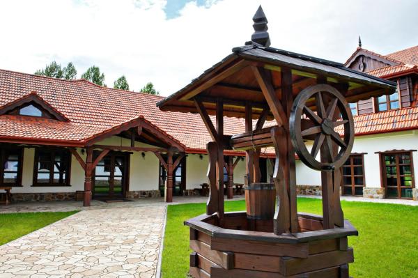 Στη φωτογραφία φαίνεται το αντικείμενο Hotel Chutor Kozacki που βρίσκεται στην πόλη Brzozowiec.