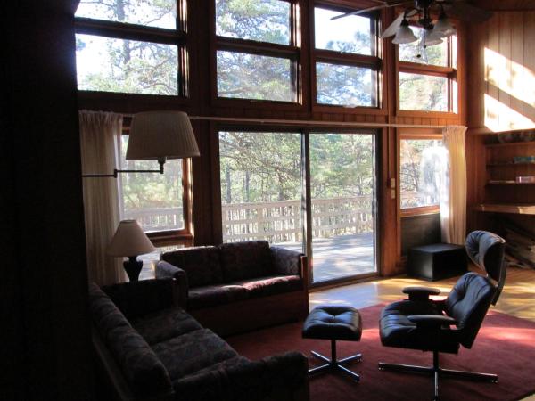 A la foto es mostra l'objecte Nature Lover's Dream House, Wellfleet Ma. situat a la ciutat de Wellfleet.