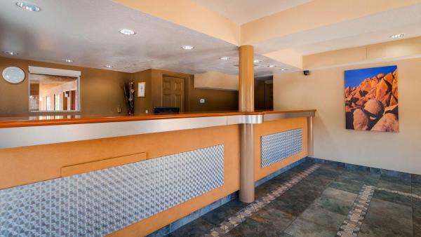 A la foto es mostra l'objecte Cajon Pass Inn situat a la ciutat de Cajon Junction.