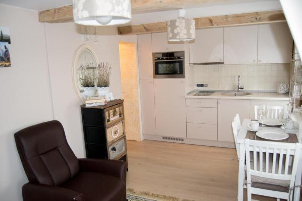På billedet ses objektet Skruzdynės Apartamentai beliggende i byen Nida.