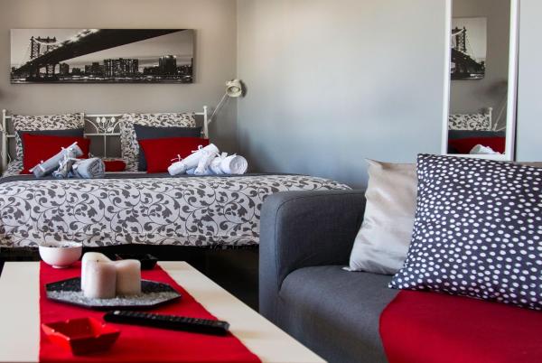 A la foto es mostra l'objecte 'Romeo & Juliet' Cozy Apartment With Breathtaking View situat a la ciutat de Atenes.