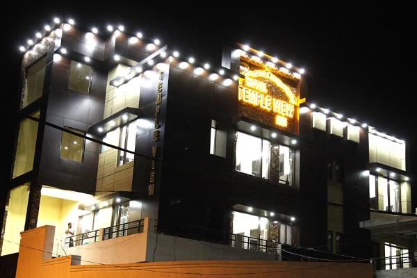 写真にはNohan市にあるHotel temple view innが写っています。