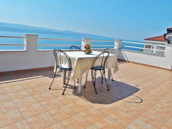 Nella foto è visibile l'oggetto Apartment Kovačić situato nella città di Omiš (Almissa).