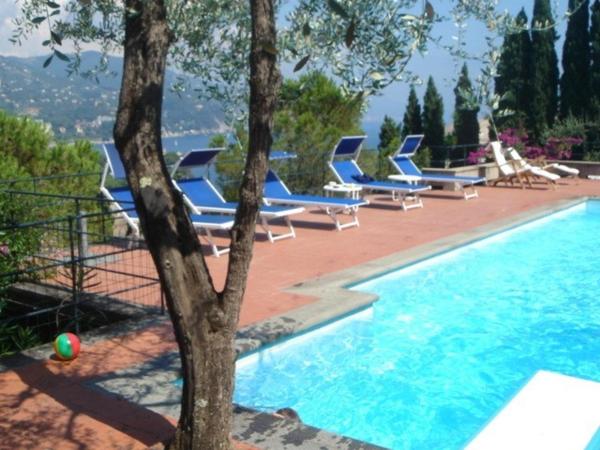Na fotografii je vidět objekt Cottage san Michele nacházející se ve městě Rapallo.