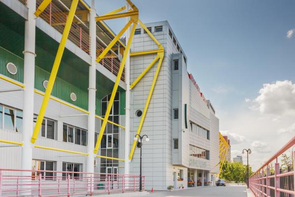 A la foto es mostra l'objecte Hotel Obolon-Arena situat a la ciutat de Kíev.