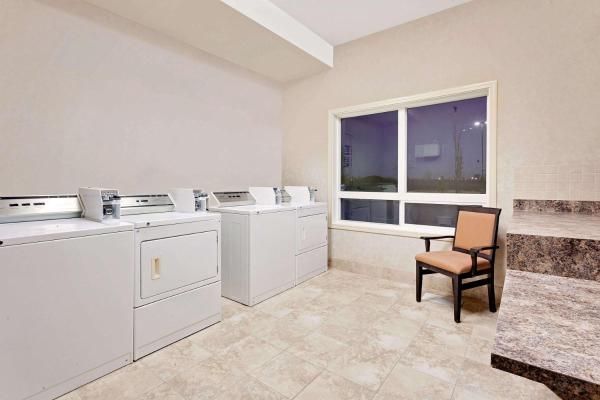 Foto 6: Ramada by Wyndham Stettler