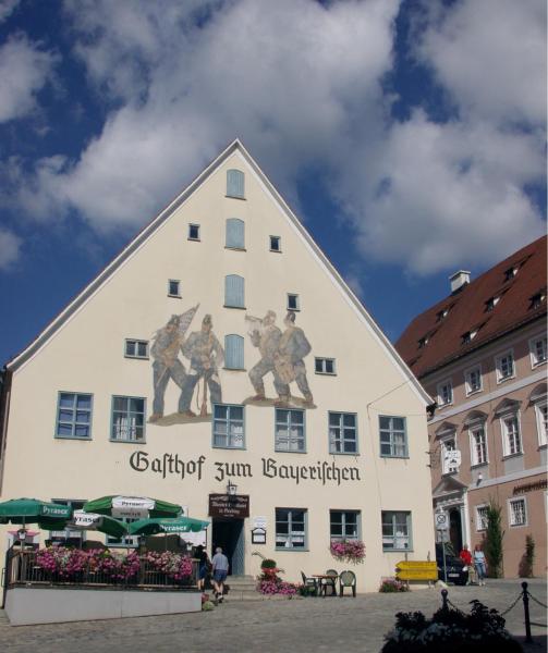 A la foto es mostra l'objecte Gasthof zum Bayerischen situat a la ciutat de Greding.