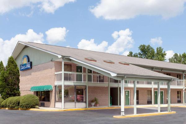 Auf dem Foto ist das Objekt Days Inn by Wyndham Columbia NE Fort Jackson in der Stadt Columbia zu sehen.