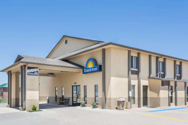 Na fotografii je vidět objekt Days Inn by Wyndham Colby nacházející se ve městě Oakley.