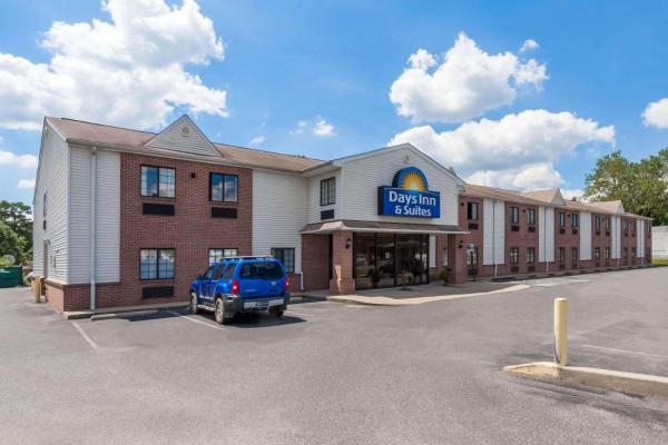写真にはTrappe市にあるDays Inn & Suites by Wyndham Cambridgeが写っています。