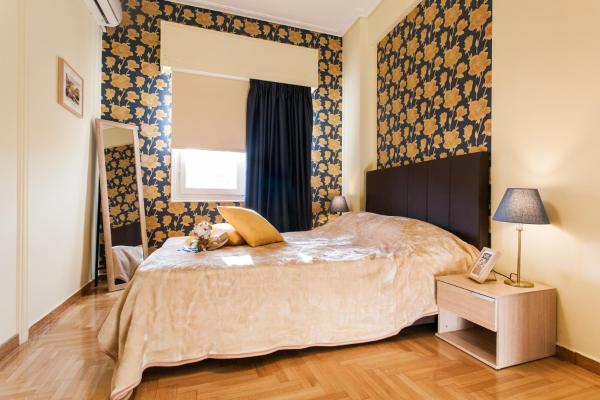 A la foto es mostra l'objecte Private Central View rooms in Shared apartment near to Acropolis Metro Station situat a la ciutat de Atenes.
