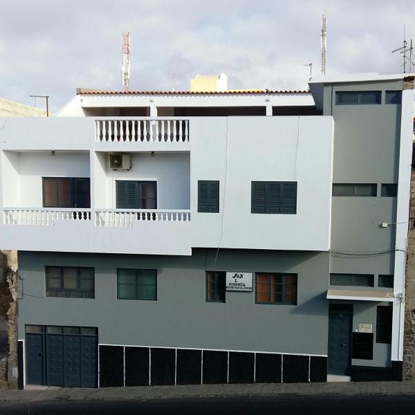 Nella foto è visibile l'oggetto Mix 2 situato nella città di Mindelo.
