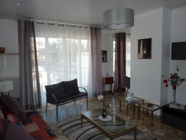 The photo shows the Le Tanagra located in the city of Vallauris.