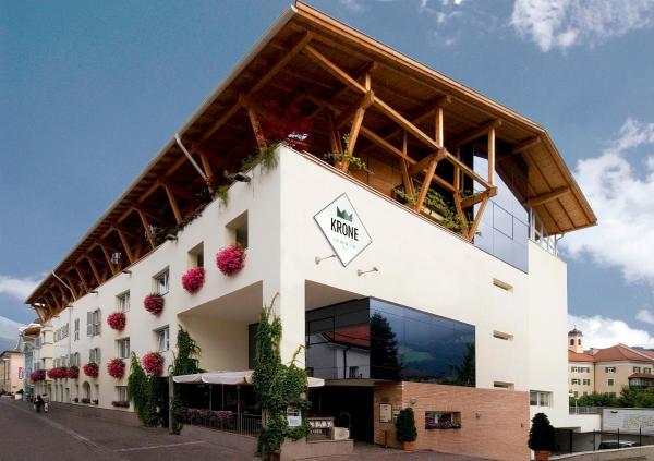 Nella foto è visibile l'oggetto KRONE eat drink stay situato nella città di Bressanone.