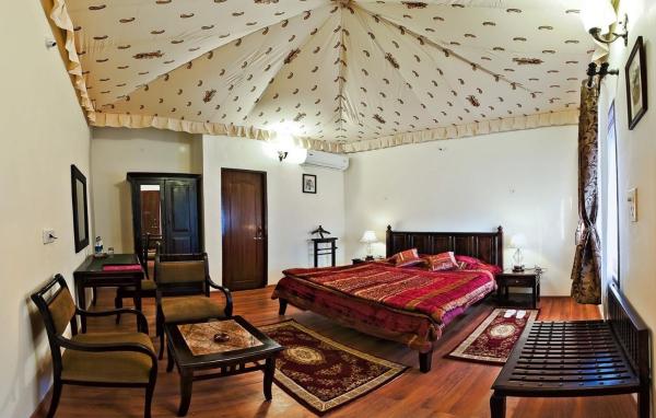 Na foto é possível ver o objeto Lohana Village Resort localizado na cidade de Thāola.