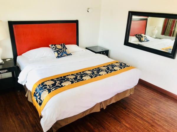 På billedet ses objektet norwalk inn & suites beliggende i byen Norwalk.