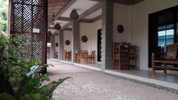 På billedet ses objektet Stanley House Seaview Apartments beliggende i byen Panglao.